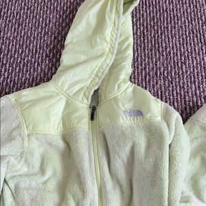 North face fuzzy jacket women’s medium